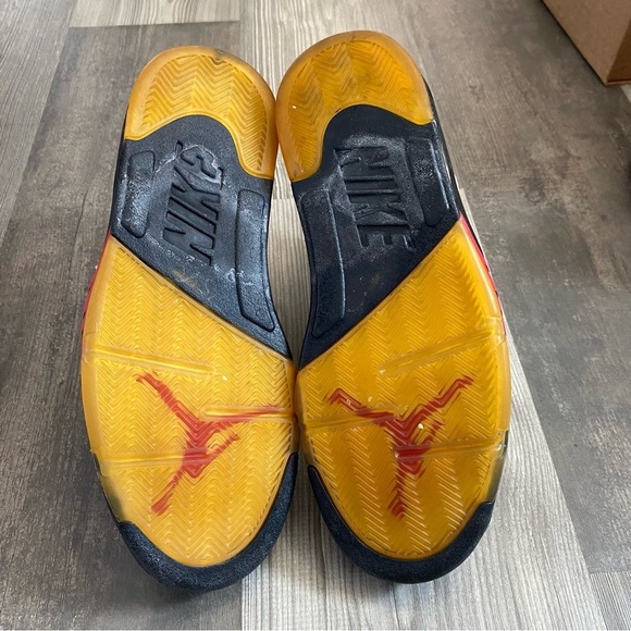 Nike Hi Top Air Jordan Fire Red Retro 2000’s 10 Men’s Sneakers - Picture 6 of 7